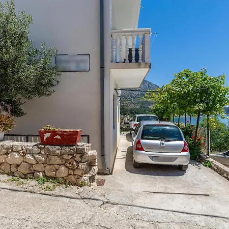Апартаменты By The Sea Igrane, Makarska - 6840